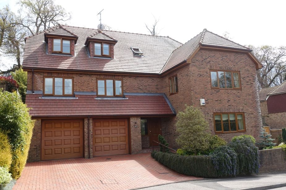 Stunning 6 Bedroom Detached Home